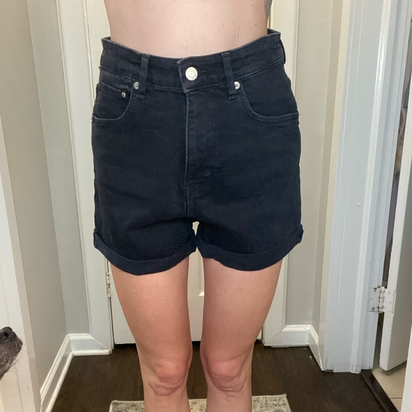 Shorts - Picture 5 of 8